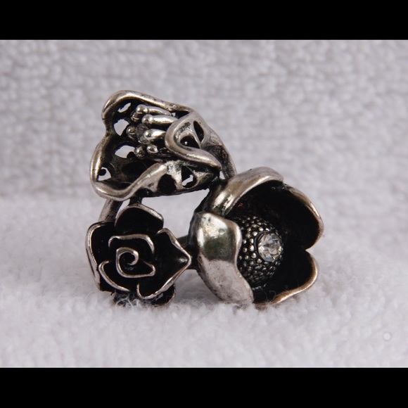 Flowered rings - Picture 7 of 8